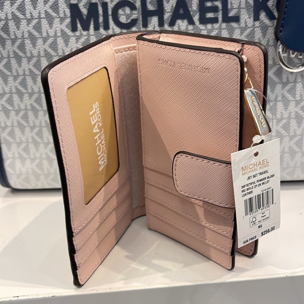 Michael Kors Medium Saffiano Leather Wallet
Powder Blush
NWT - Picture 6 of 16